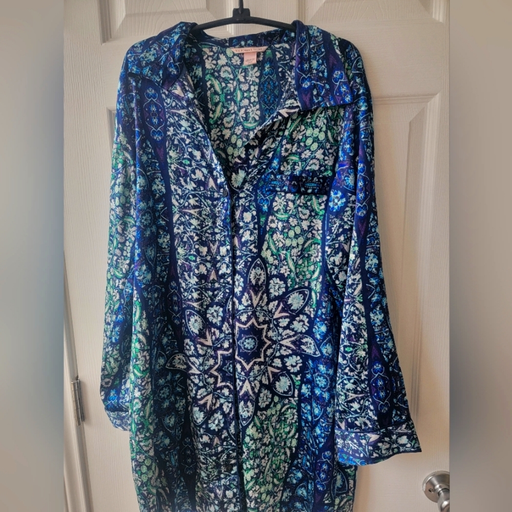 Victoria's Secret sleep shirt